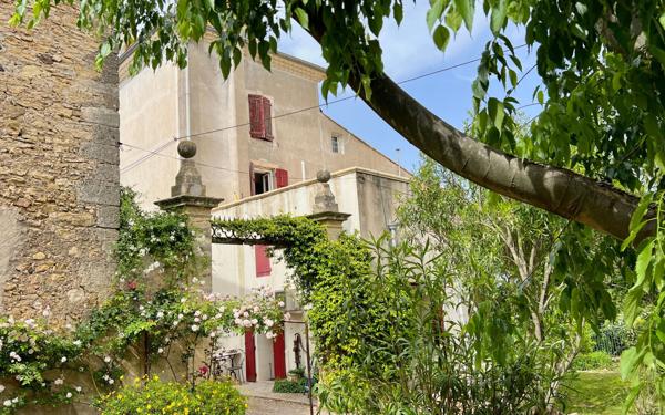 Maison à vendre    9 pièces •  Roujan