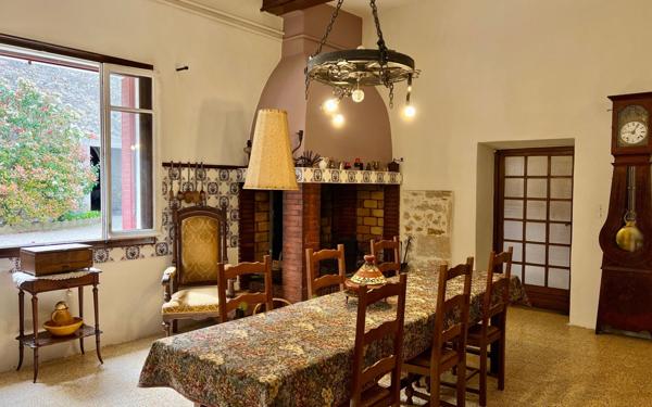 Maison à vendre    9 pièces •  Roujan