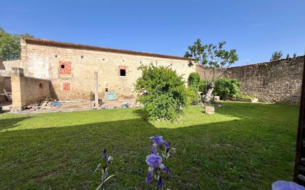 Maison à vendre    9 pièces •  Roujan