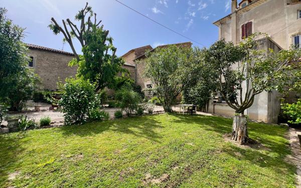 Maison à vendre    9 pièces •  Roujan