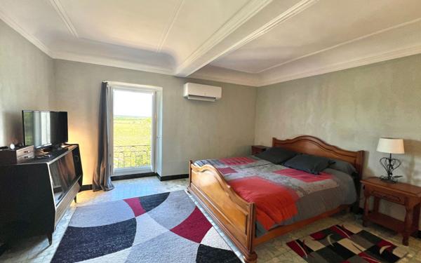 Maison à vendre    9 pièces •  Roujan