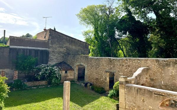 Maison à vendre    9 pièces •  Roujan