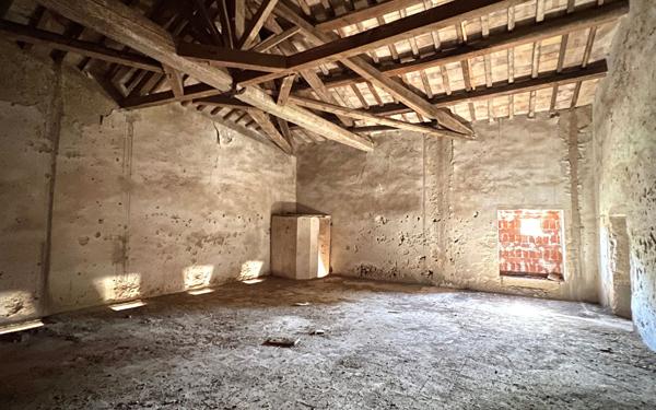 Maison à vendre    9 pièces •  Roujan