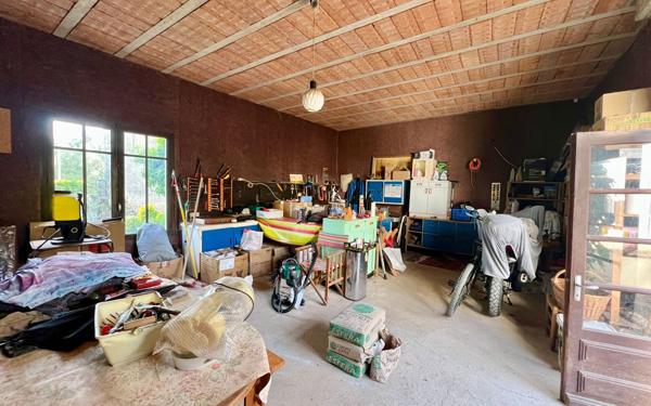 Maison à vendre    9 pièces •  Roujan