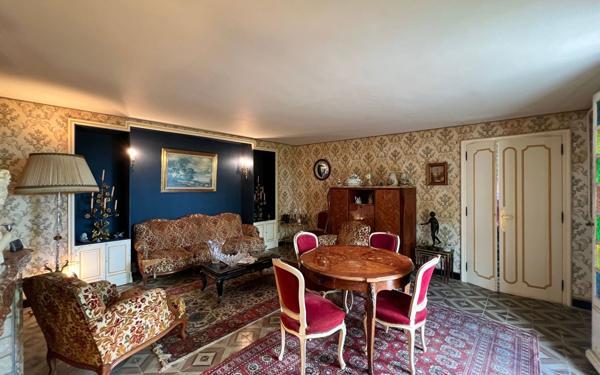 Maison à vendre    9 pièces •  Roujan