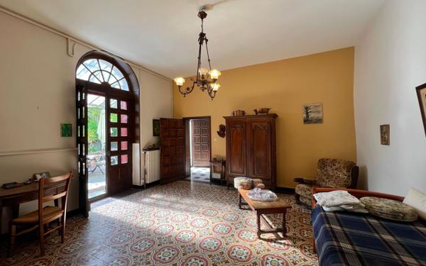 Maison à vendre    9 pièces •  Roujan