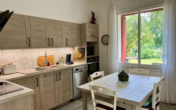 Maison à vendre    9 pièces •  Roujan