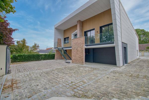 Pavillon rénové - vaste jardin - fort potentiel habitation ou bureaux