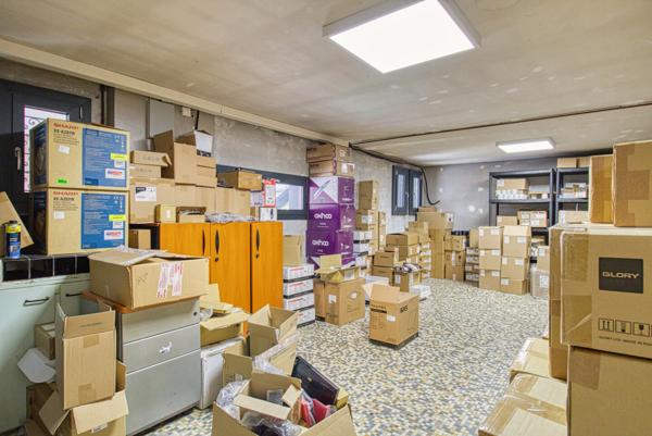 Pavillon rénové - vaste jardin - fort potentiel habitation ou bureaux