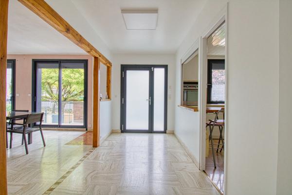 Pavillon rénové - vaste jardin - fort potentiel habitation ou bureaux