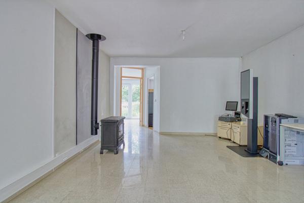 Pavillon rénové - vaste jardin - fort potentiel habitation ou bureaux