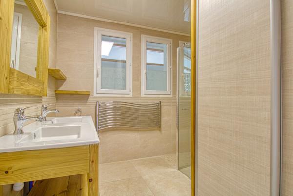 Pavillon rénové - vaste jardin - fort potentiel habitation ou bureaux