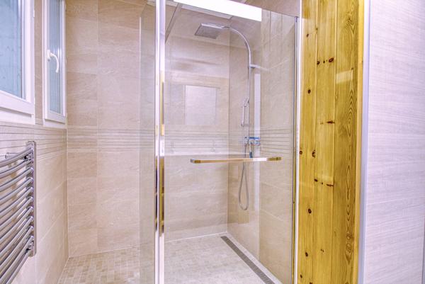 Pavillon rénové - vaste jardin - fort potentiel habitation ou bureaux