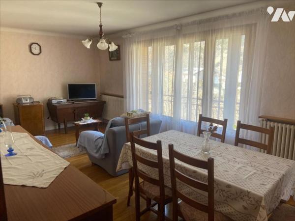 MAISON DE TYPE T5 AVEC GARAGE ET TERRAIN ATTENANT