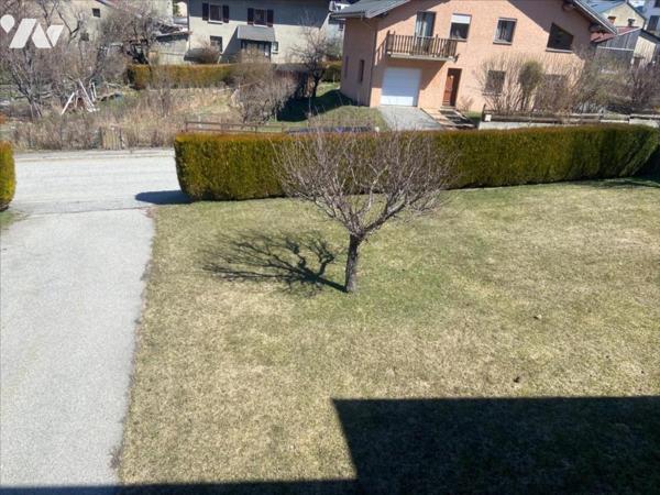 MAISON DE TYPE T5 AVEC GARAGE ET TERRAIN ATTENANT