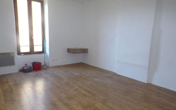 Appartement à louer    2 pièces • 38,10 m2 La Tour-d'Aigues