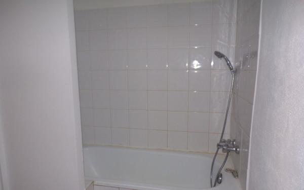 Appartement à louer    2 pièces • 38,10 m2 La Tour-d'Aigues