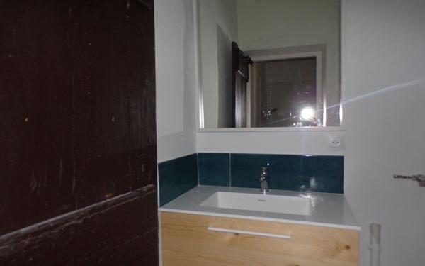 Appartement à louer    2 pièces • 38,10 m2 La Tour-d'Aigues