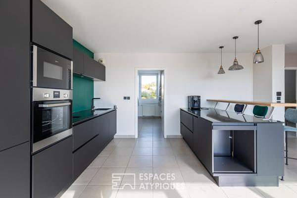 Dernier étage contemporain et sa terrasse