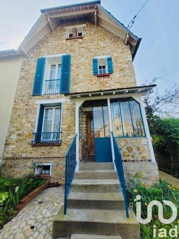 Maison traditionnelle 8 pièces de 139 m² à Taverny (95150)