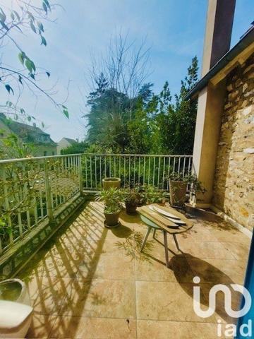 Maison traditionnelle 8 pièces de 139 m² à Taverny (95150)