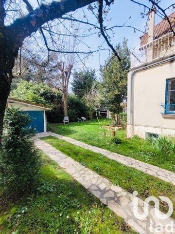 Maison traditionnelle 8 pièces de 139 m² à Taverny (95150)