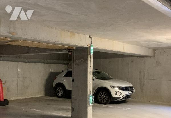 Au premier étage d'une jolie copropriété sécurisée édifiée en 2013, bel appartement de Type 4