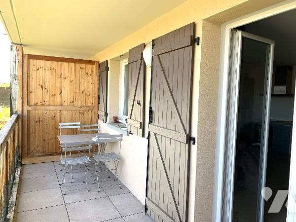 Au premier étage d'une jolie copropriété sécurisée édifiée en 2013, bel appartement de Type 4