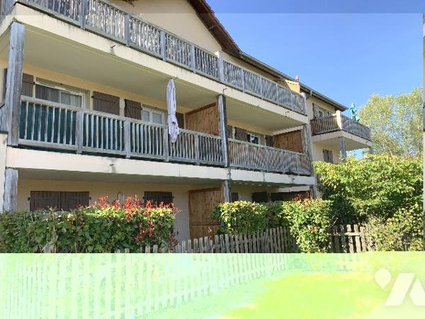 Au premier étage d'une jolie copropriété sécurisée édifiée en 2013, bel appartement de Type 4