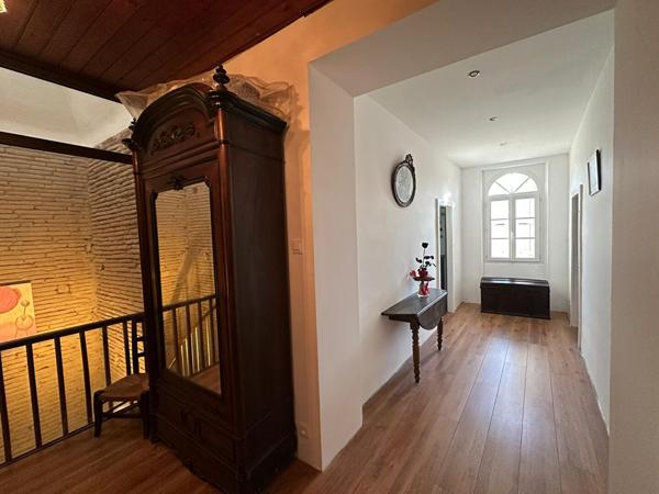 TOULOUSAINE T6 255m² avec piscine et salle de cinéma