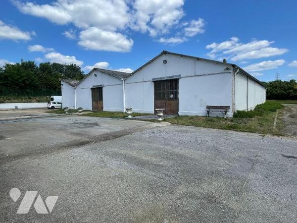 A ACHETER sur la commune de NOGENT-LE-ROTROU

Locaux professionnels d'une surface totale de 8...