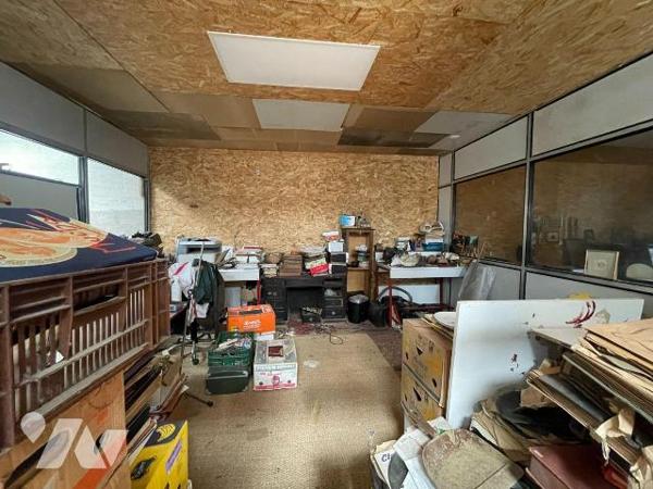 A ACHETER sur la commune de NOGENT-LE-ROTROU

Locaux professionnels d'une surface totale de 8...