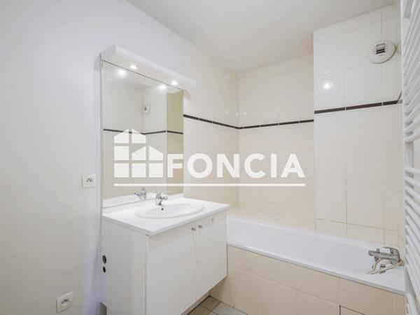 Location Appartement 3 pièces 60 m² - ALYSEE Saint Martin D Heres 38400