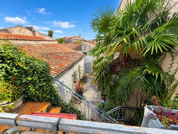 Au coeur du bourg historique, maison de 106 m² avec garage et cour privative , Saint pierre d oleron