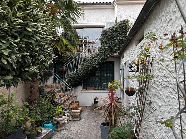 Au coeur du bourg historique, maison de 106 m² avec garage et cour privative , Saint pierre d oleron