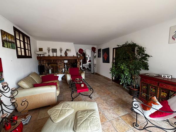 Au coeur du bourg historique, maison de 106 m² avec garage et cour privative , Saint pierre d oleron