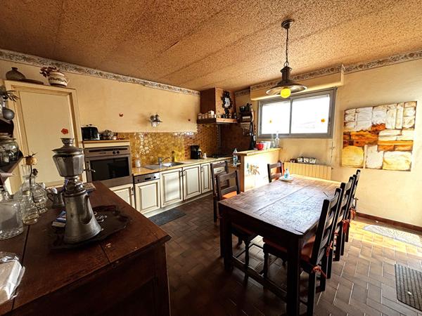 Au coeur du bourg historique, maison de 106 m² avec garage et cour privative , Saint pierre d oleron