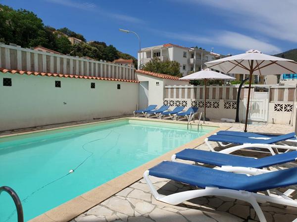 Immeuble / Résidence familiale avec piscine de 11 logements à Amélie les Bains, idéal projet professionnel ou investisseur