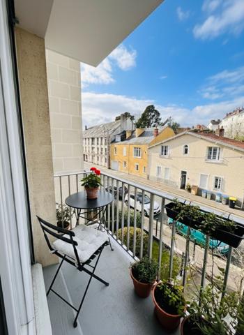 Canclaux ,Appartement type 3 coup coeur place catinat. Balcon, parking et cave., Nantes 44100