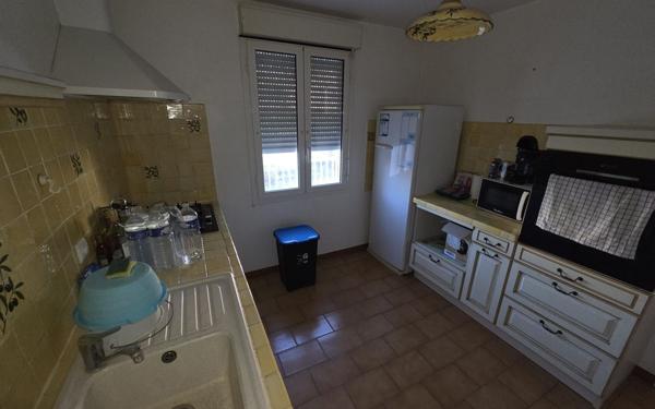 Maison à louer    4 pièces • 90 m2 Péret