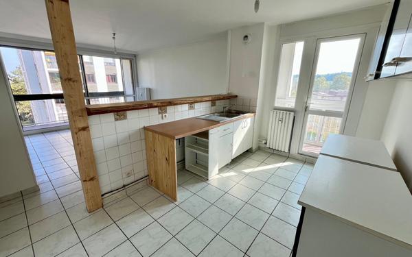 Appartement à vendre    4 pièces • 72,18 m2 Saint-Genis-Laval