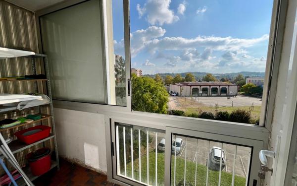 Appartement à vendre    4 pièces • 72,18 m2 Saint-Genis-Laval