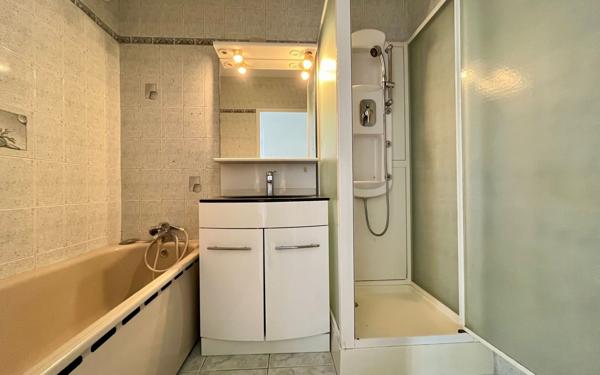 Appartement à vendre    4 pièces • 72,18 m2 Saint-Genis-Laval