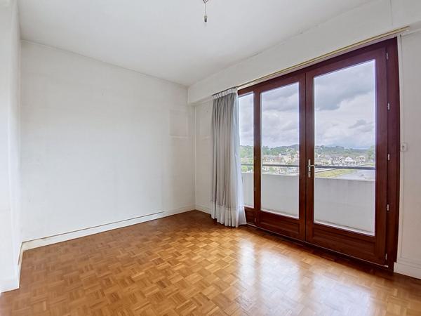 Appartement à vendre à Brive Quartier Pont Cardinal - 3 chambres - 1 place de stationnement - 1 cave - 3 balcons