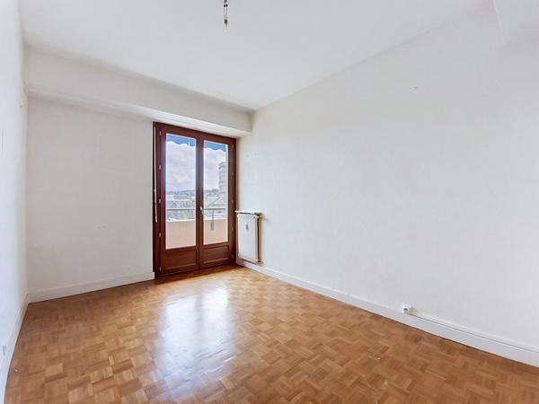 Appartement à vendre à Brive Quartier Pont Cardinal - 3 chambres - 1 place de stationnement - 1 cave - 3 balcons