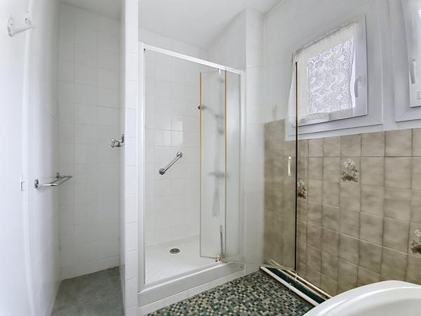 Appartement à vendre à Brive Quartier Pont Cardinal - 3 chambres - 1 place de stationnement - 1 cave - 3 balcons
