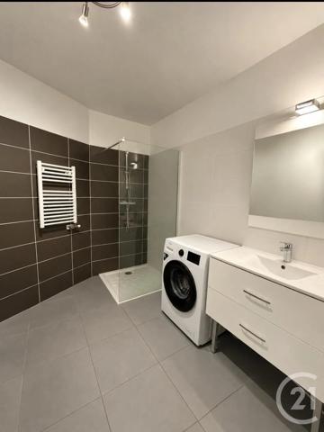 Appartement F3 à vendre  3 pièces - 68,90 m 2   LA CIOTAT  - 13