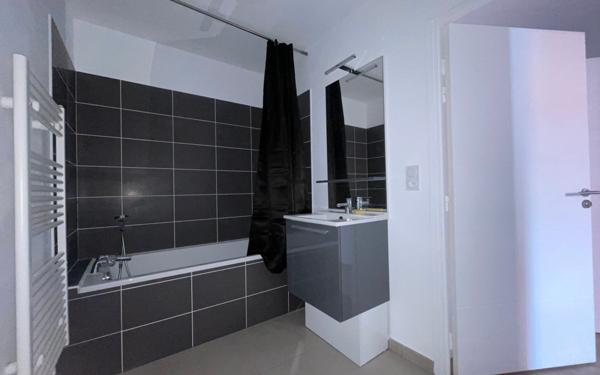 Appartement à vendre    3 pièces • 65 m2 Lille