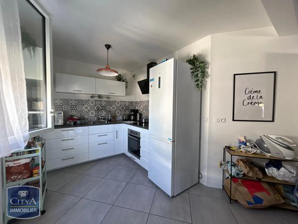 Appartement à louer 4 pièces 89.77m² Floirac (33270)