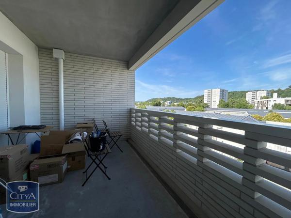 Appartement à louer 4 pièces 89.77m² Floirac (33270)
